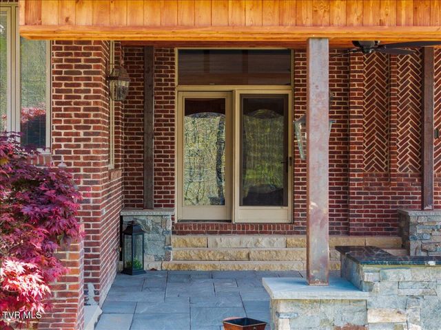 54 Three Oaks Drive, Bristol, TN 37620