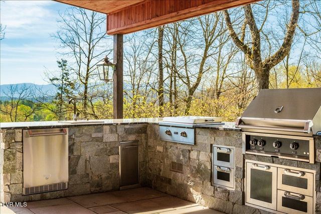 54 Three Oaks Drive, Bristol, TN 37620