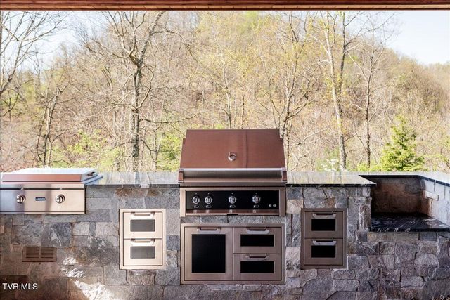 54 Three Oaks Drive, Bristol, TN 37620
