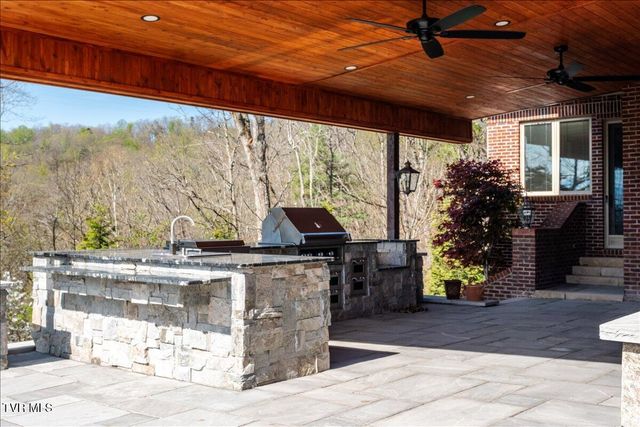 54 Three Oaks Drive, Bristol, TN 37620