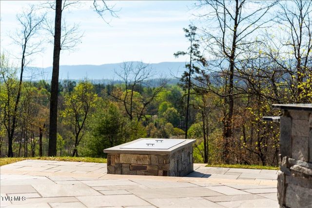 54 Three Oaks Drive, Bristol, TN 37620