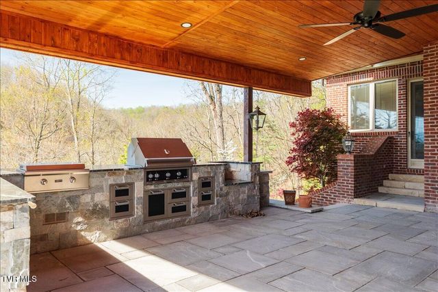 54 Three Oaks Drive, Bristol, TN 37620