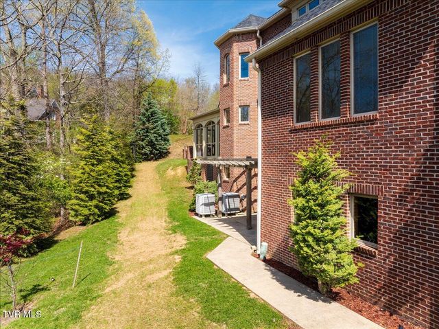 54 Three Oaks Drive, Bristol, TN 37620