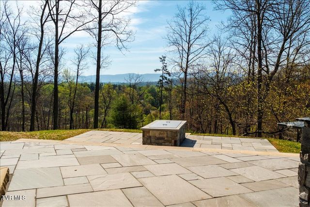 54 Three Oaks Drive, Bristol, TN 37620