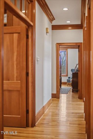 54 Three Oaks Drive, Bristol, TN 37620