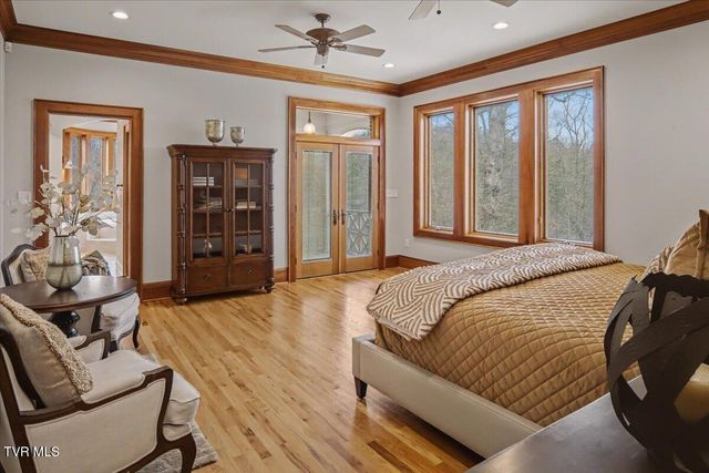 54 Three Oaks Drive, Bristol, TN 37620