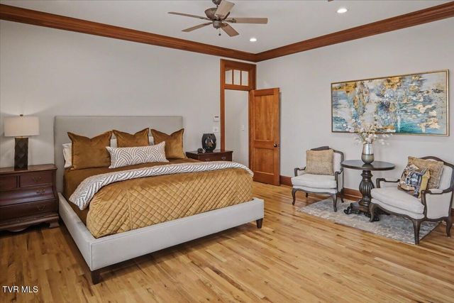 54 Three Oaks Drive, Bristol, TN 37620