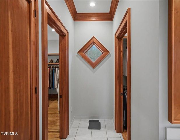54 Three Oaks Drive, Bristol, TN 37620