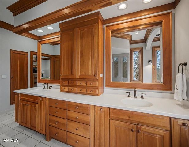 54 Three Oaks Drive, Bristol, TN 37620