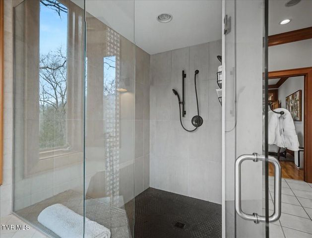 54 Three Oaks Drive, Bristol, TN 37620