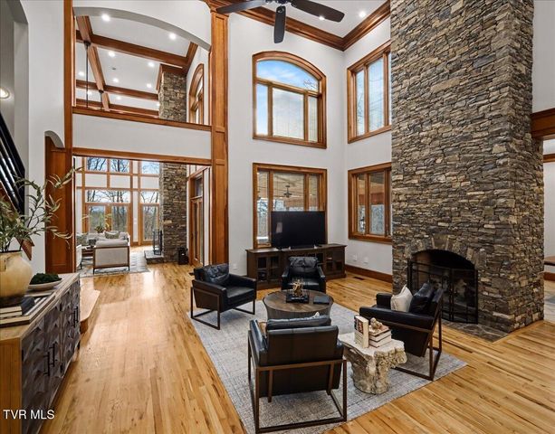 54 Three Oaks Drive, Bristol, TN 37620