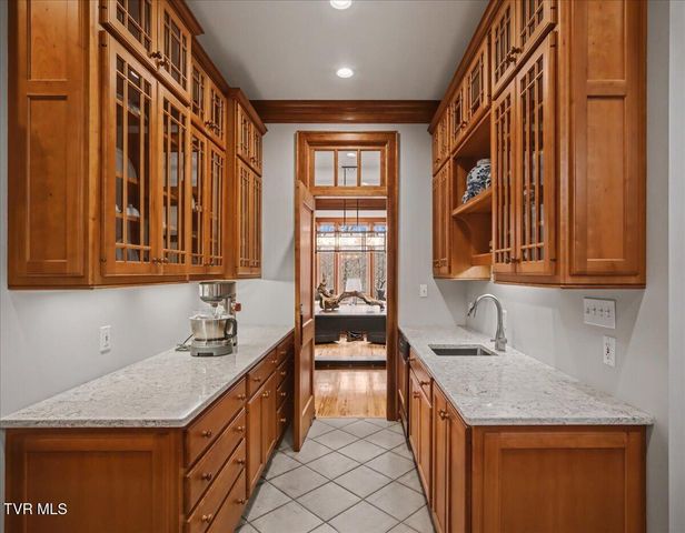 54 Three Oaks Drive, Bristol, TN 37620