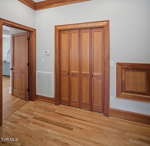 54 Three Oaks Drive, Bristol, TN 37620