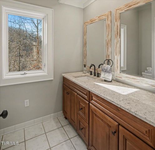 54 Three Oaks Drive, Bristol, TN 37620