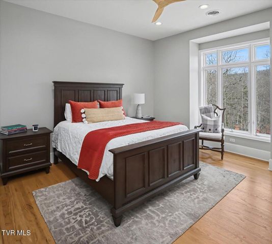 54 Three Oaks Drive, Bristol, TN 37620