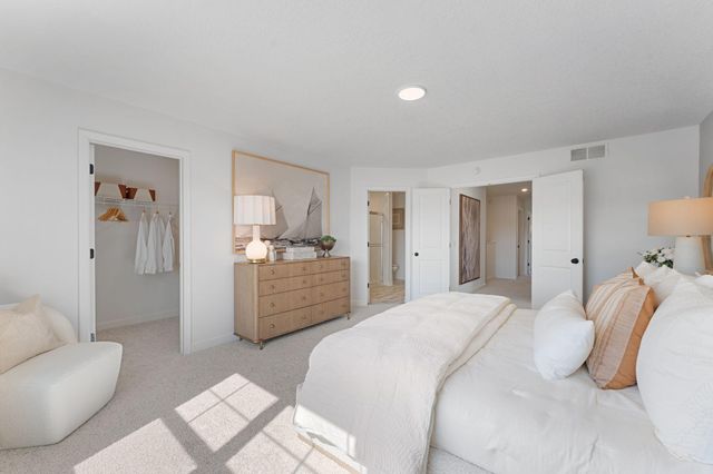 4012 Hayward Avenue N, Oakdale, MN 55025