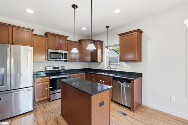 31 Caperton Way, Greer, SC 29651