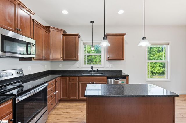 31 Caperton Way, Greer, SC 29651