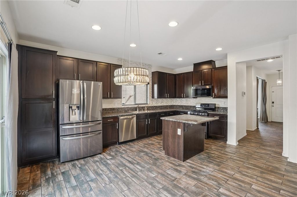 10612 Capitol Peak Avenue, Las Vegas, NV 89166