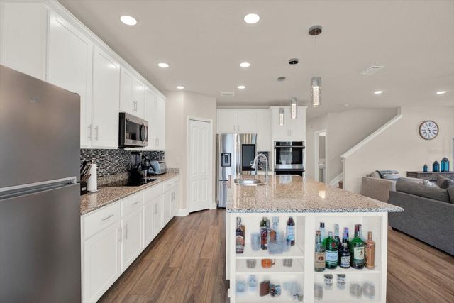 11208 SEATTLE WREN AVENUE, Weeki Wachee, FL 34614