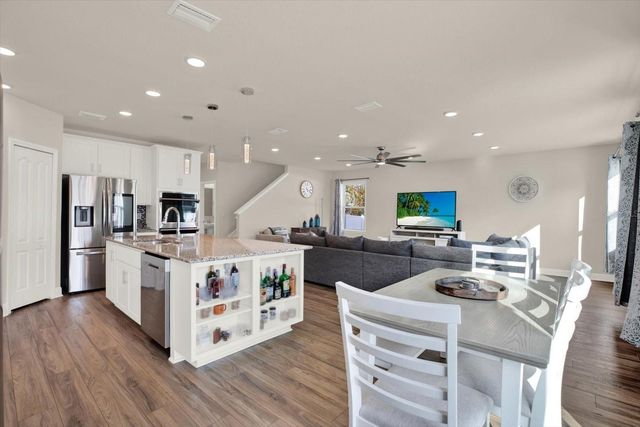 11208 SEATTLE WREN AVENUE, Weeki Wachee, FL 34614