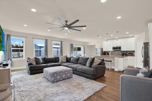 11208 SEATTLE WREN AVENUE, Weeki Wachee, FL 34614