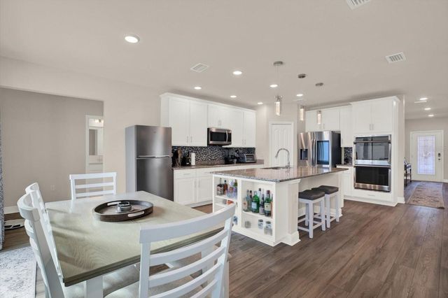 11208 SEATTLE WREN AVENUE, Weeki Wachee, FL 34614