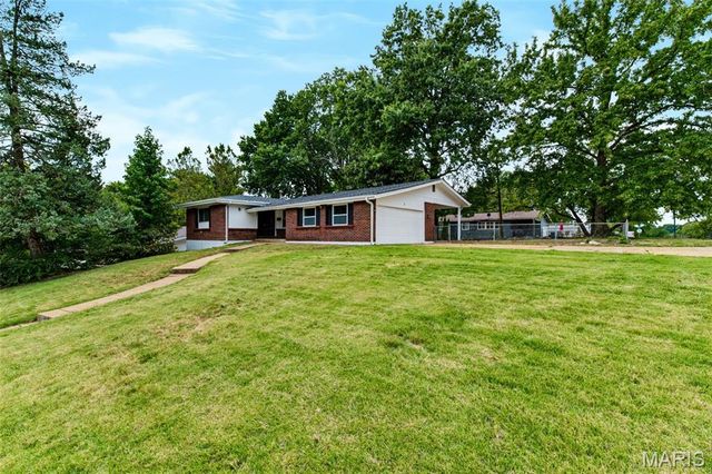 11097 Worchester Drive, St Louis, MO 63136