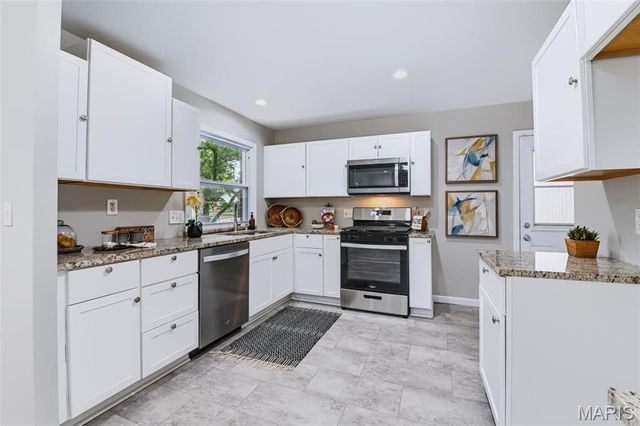 11097 Worchester Drive, St Louis, MO 63136