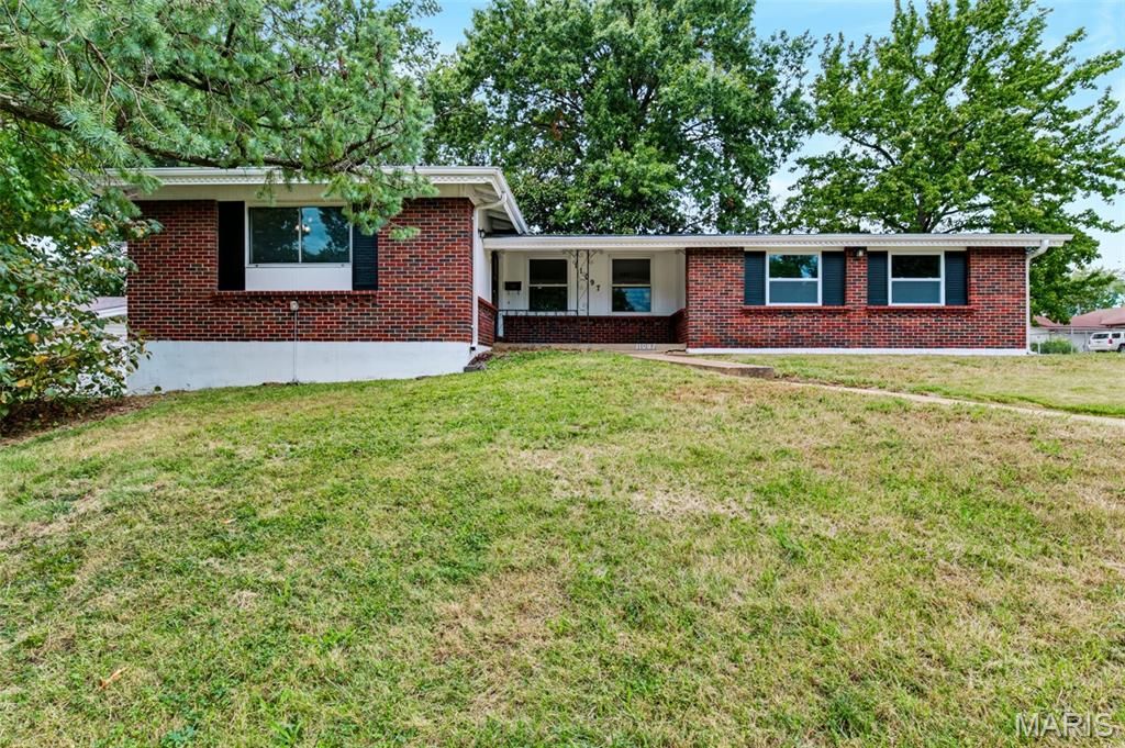 11097 Worchester Drive, St Louis, MO 63136