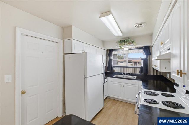 1208 28th Av SE, Albany, OR 97322