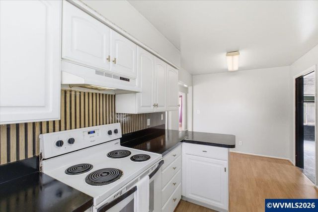 1208 28th Av SE, Albany, OR 97322