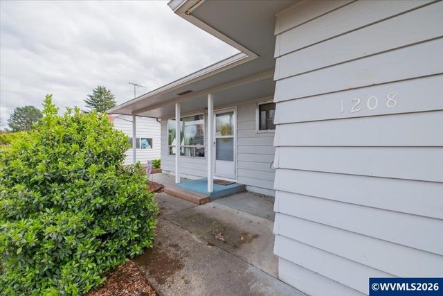1208 28th Av SE, Albany, OR 97322