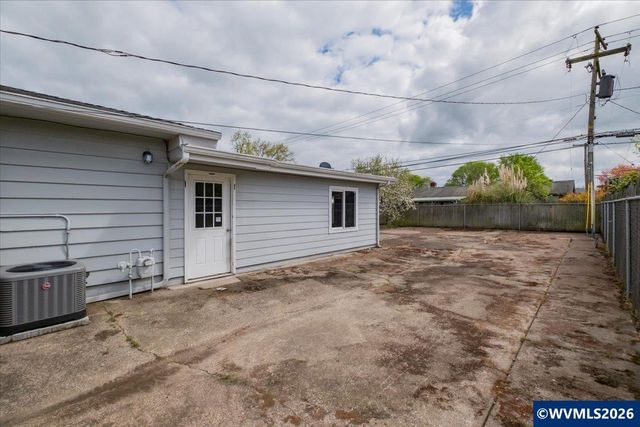 1208 28th Av SE, Albany, OR 97322