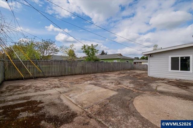 1208 28th Av SE, Albany, OR 97322