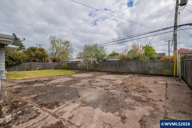 1208 28th Av SE, Albany, OR 97322
