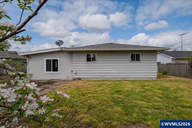 1208 28th Av SE, Albany, OR 97322