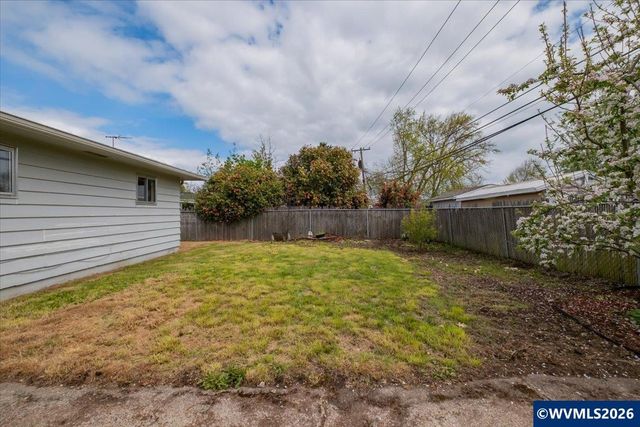1208 28th Av SE, Albany, OR 97322