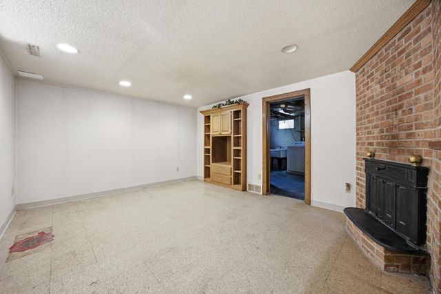 1102 1st Street S, Moorhead, MN 56560