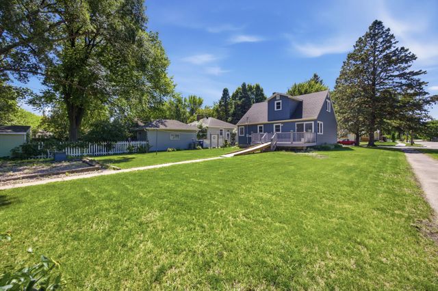 1102 1st Street S, Moorhead, MN 56560