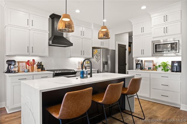 4146 Uhl Drive, Jeffersonville, IN 47130