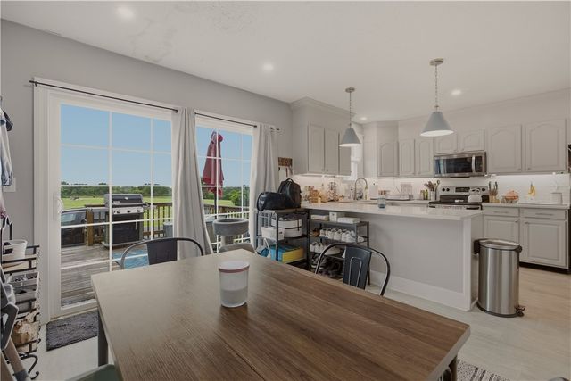 223 Oliphant Lane A, Middletown, RI 02842