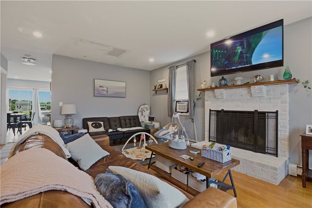 223 Oliphant Lane A, Middletown, RI 02842