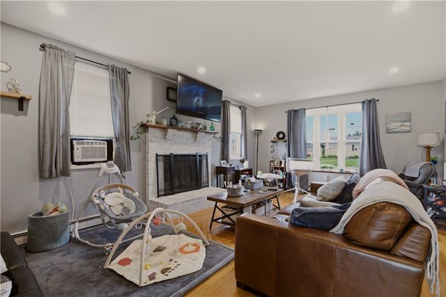 223 Oliphant Lane A, Middletown, RI 02842