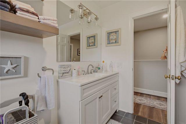 223 Oliphant Lane A, Middletown, RI 02842
