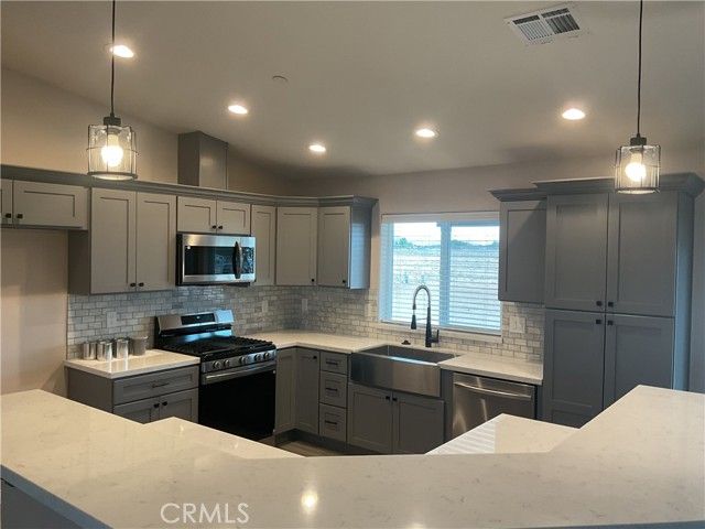 20997 Valencia Street, Apple Valley, CA 92308