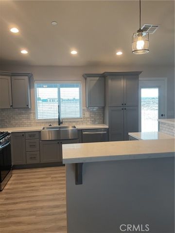 20997 Valencia Street, Apple Valley, CA 92308