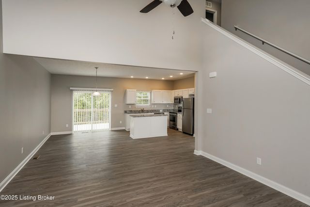 6100 Port Antonio Rd, Louisville, KY 40219