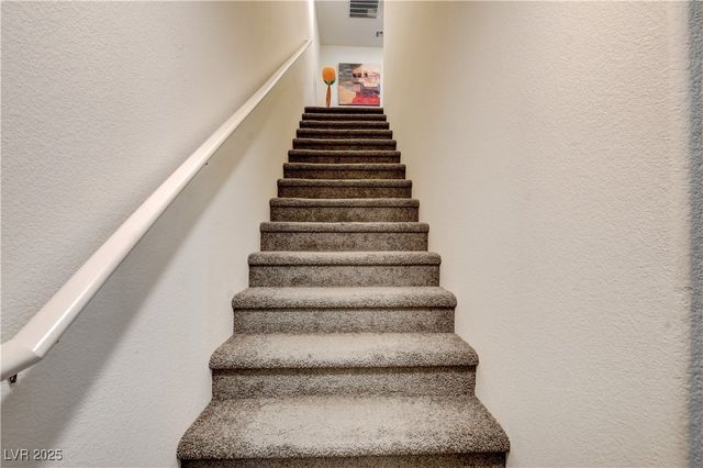 6914 Stratham Hill Street, Las Vegas, NV 89166