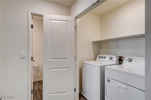 6914 Stratham Hill Street, Las Vegas, NV 89166